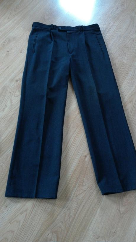 Pánský oblek na 182cm vysokého muže, 182