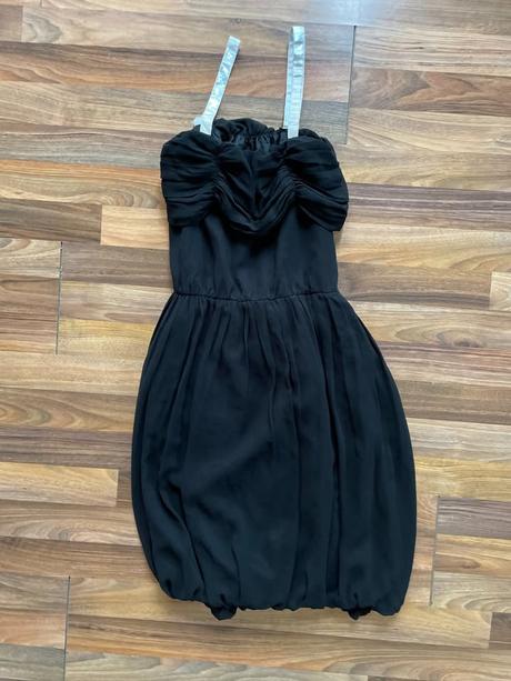 Hedvábné šaty se stříbrnou stuh, vel, s