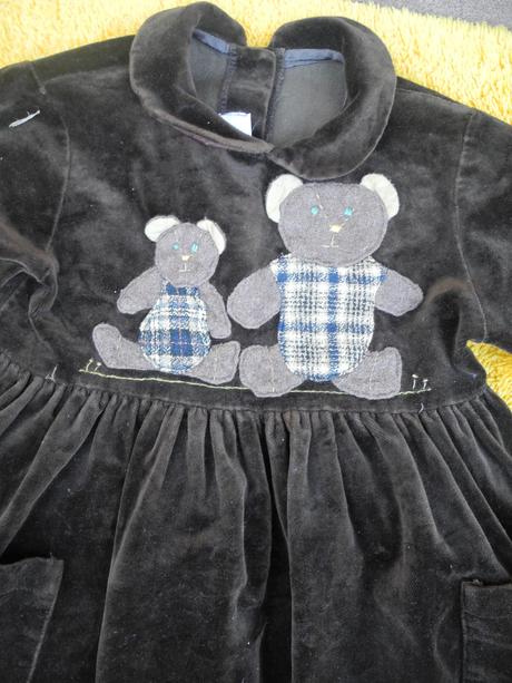 Sametové šaty, 104