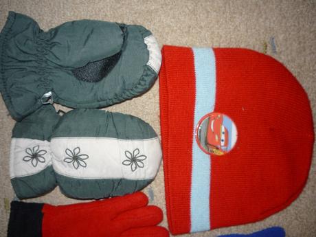 3x rukavice + čepice cars vel 2-4let, 92