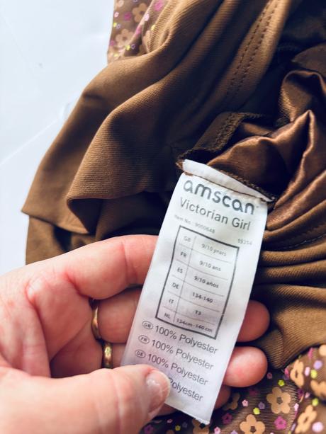 An8/ kostým pokojská - v.9/10 let,