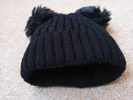 Čepice s bambulkami vel."3-5let", 