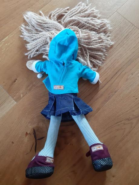 Ručně šitá panenka., 