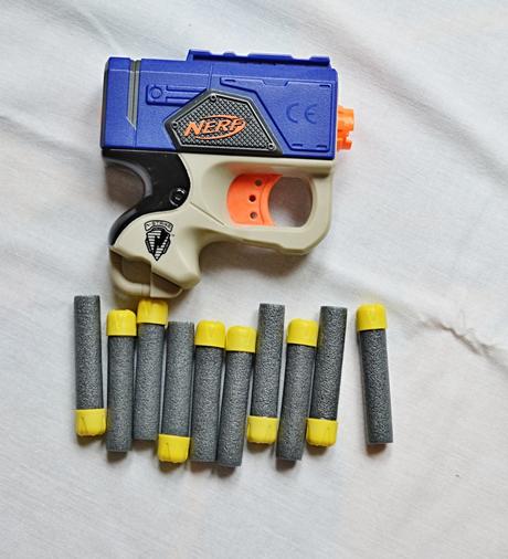 Pistole nerf s náboji,