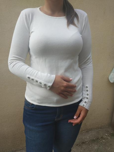 Bílý svetřík reserved, reserved,m