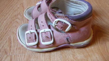 Sandálky, santé,22