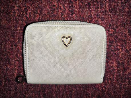 Béžová peněženka, 