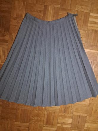 Lehká skládaná sukně, 38