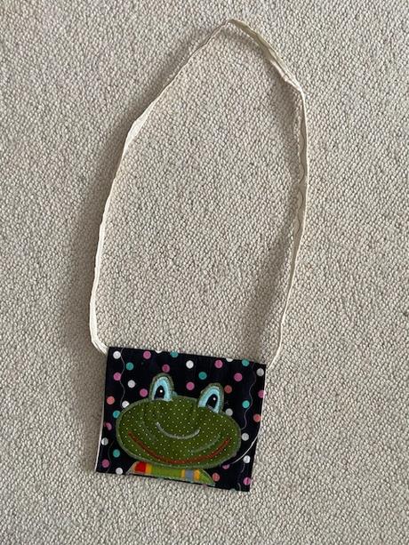 Dívčí kabelka se žabičkou, 