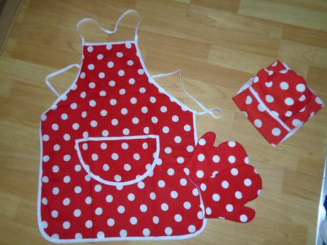 Zástěra dětská kuchařská puntík + chňapky 2x,