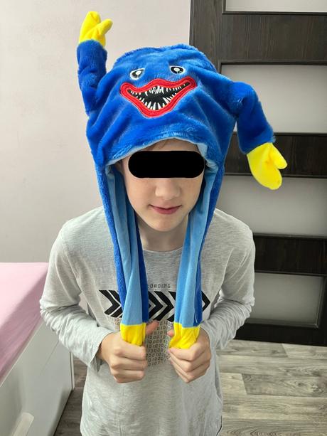 Čepice huggy wuggys pohyblivýma ušima,