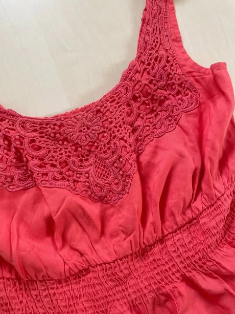 Nové šaty s vadou/ťupkou a povoleným švem, vel xs/, xs