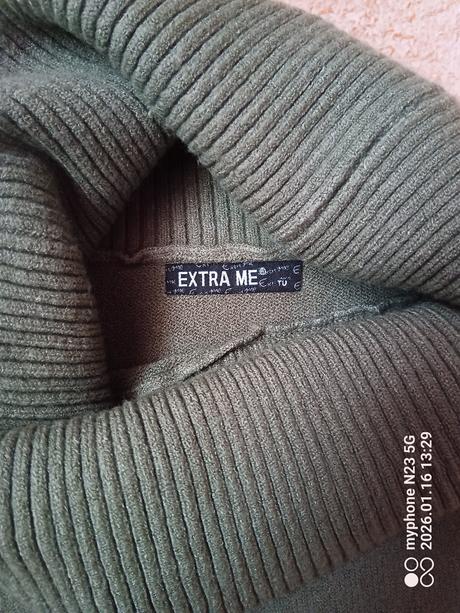 Svetr - rolák zn."extra me tu" vel."l", tu,l