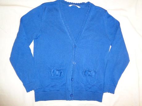 Pěkný tmavomodrý přízový svetr s mašličkami, marks & spencer,128