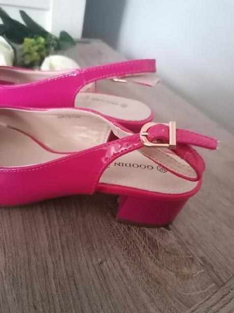 Růžové sandálky, 36