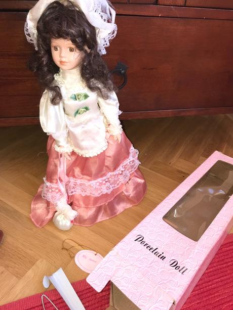 Porcelánová panenka, 