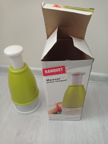 Ruční kráječ na cibuli,