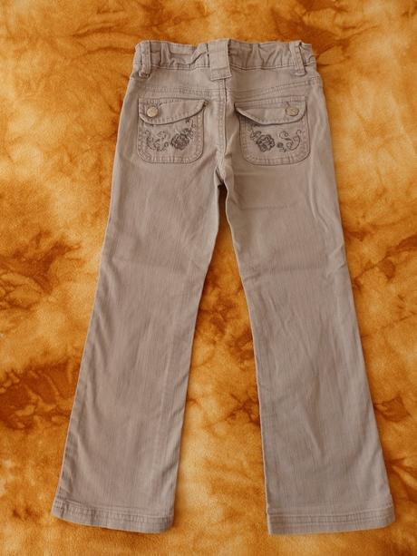 Kalhoty s kytičkami, 116