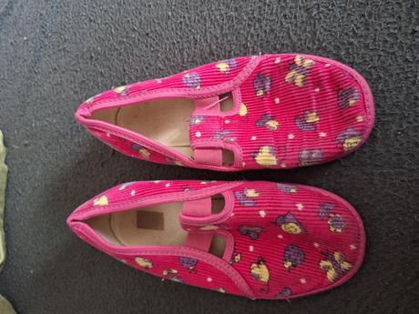 Dívčí bačkory, velikost ani značka neuvedena, 29