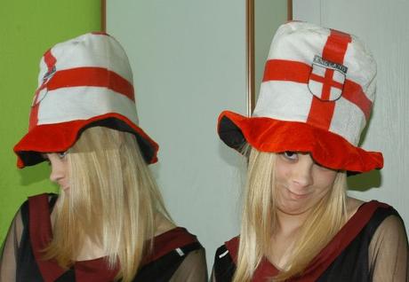 Karnevalový velký měkce vystužený klobouk,