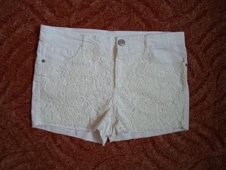 Bílé kraťasy kraťásky šortky s krajkou, amisu,40