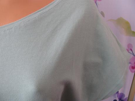 Ležérní šaty-asymetrický střih s odhaleným ramenem, m