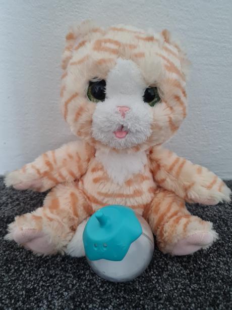 Furreal kočka cara,