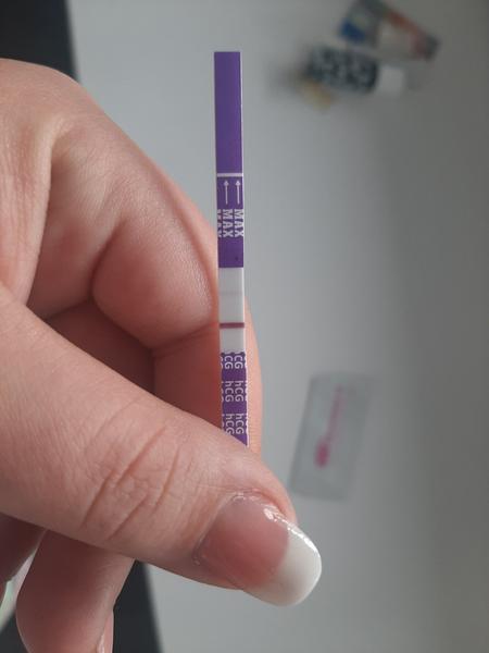 Je na testu těhotenská ryska nebo duch?