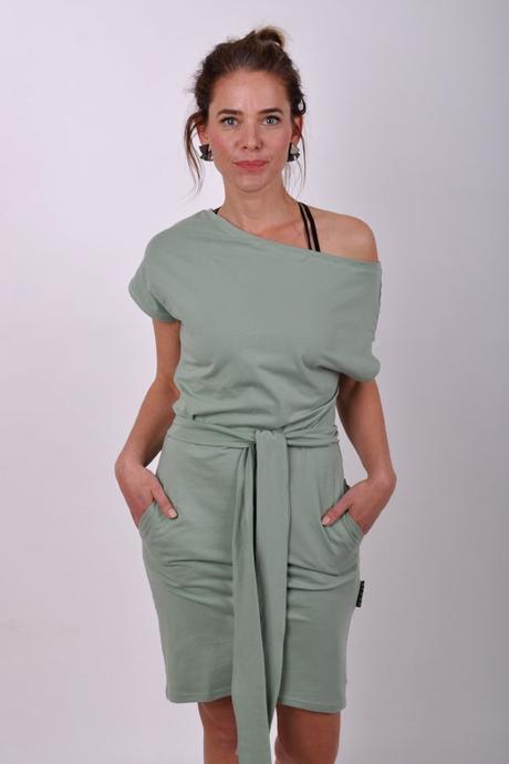 Ležérní šaty-asymetrický střih s odhaleným ramenem, m