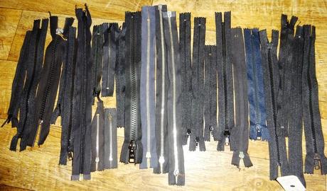 70 ks zipy do 40 cm, 