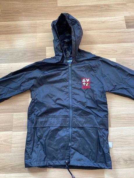 Nepromokavá bunda, 140