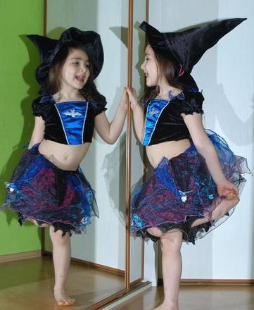 Karnevalový trojdílný kostým čarodějnice,