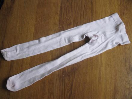 Světle růžové punčocháče, 98