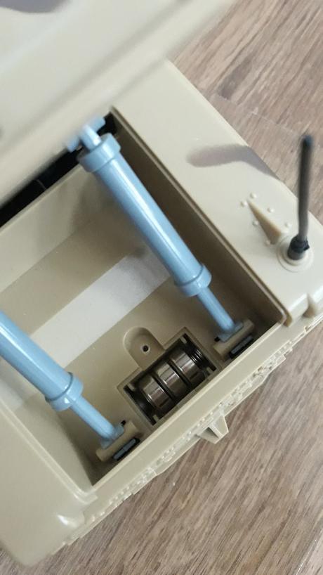 Nové vojenské auto hračka.,