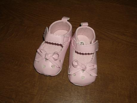 Capáčky 6-12m stélka 11cm nové, 