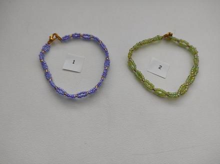 Korálkové náramky,