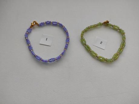 Korálkové náramky,