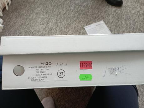 Černé kozačky, 37