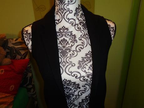 Luxusní delší černá společenská vesta, m&co,140