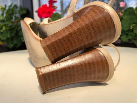 Arnaldo toscani 37 bezove sandaly na podpadku, 37