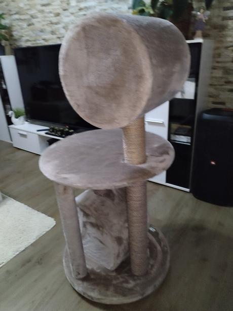 Růžové kočičí škrabadlo a odpočívadlo zánovní,