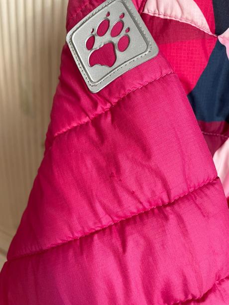Dívčí zimní bunda zn. jack wolfskin vel. 140, jack wolfskin,140