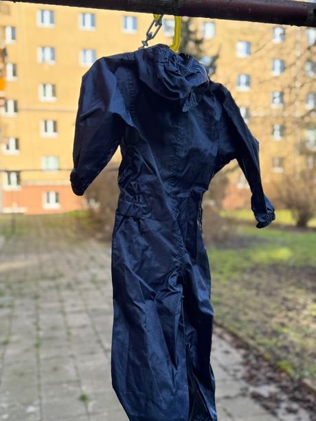 Nepromokavý overál, 98