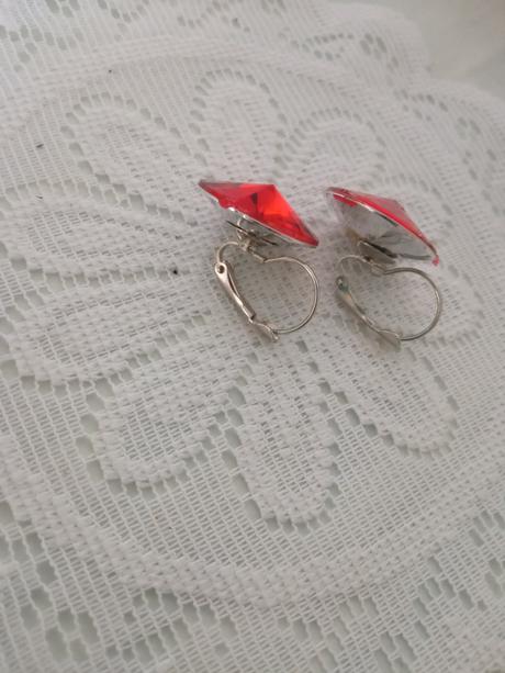Červené náušnice-bižuterie, 