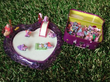 Filly konicci a kluziste s doplnky, 