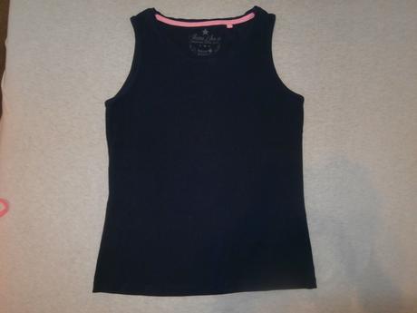 Tmavěmodré tílko,tričko,c&a,v.134/140,super stav, c&a,134