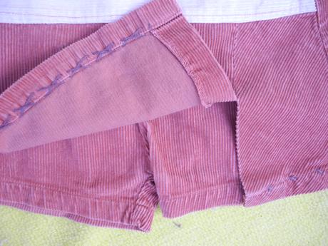 Manšestrová sukně, 98