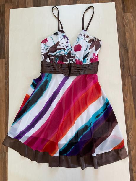 Letní šatičky, vel není cca xs/s, kosmetické vady, s