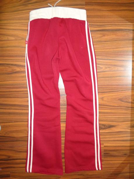 Teplejší vínovobéžové tepláky, l