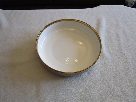Pěkná mísa na ovoce se zlatým okrajem, průměr 25,5, 